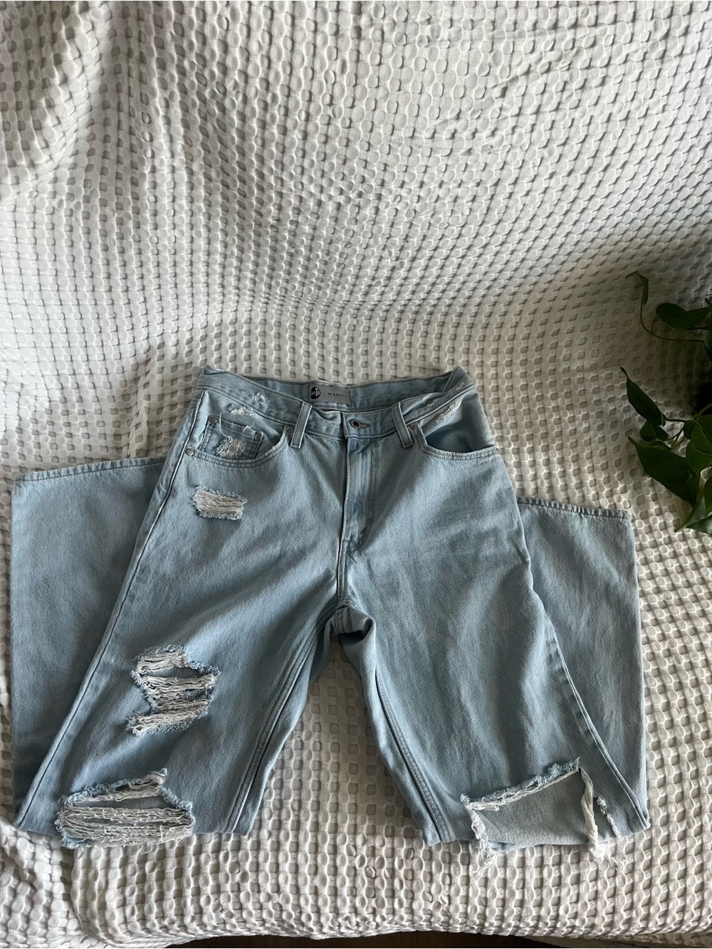 Silver Tab LEVIS Light Blue Distressed Women’s Jeans
